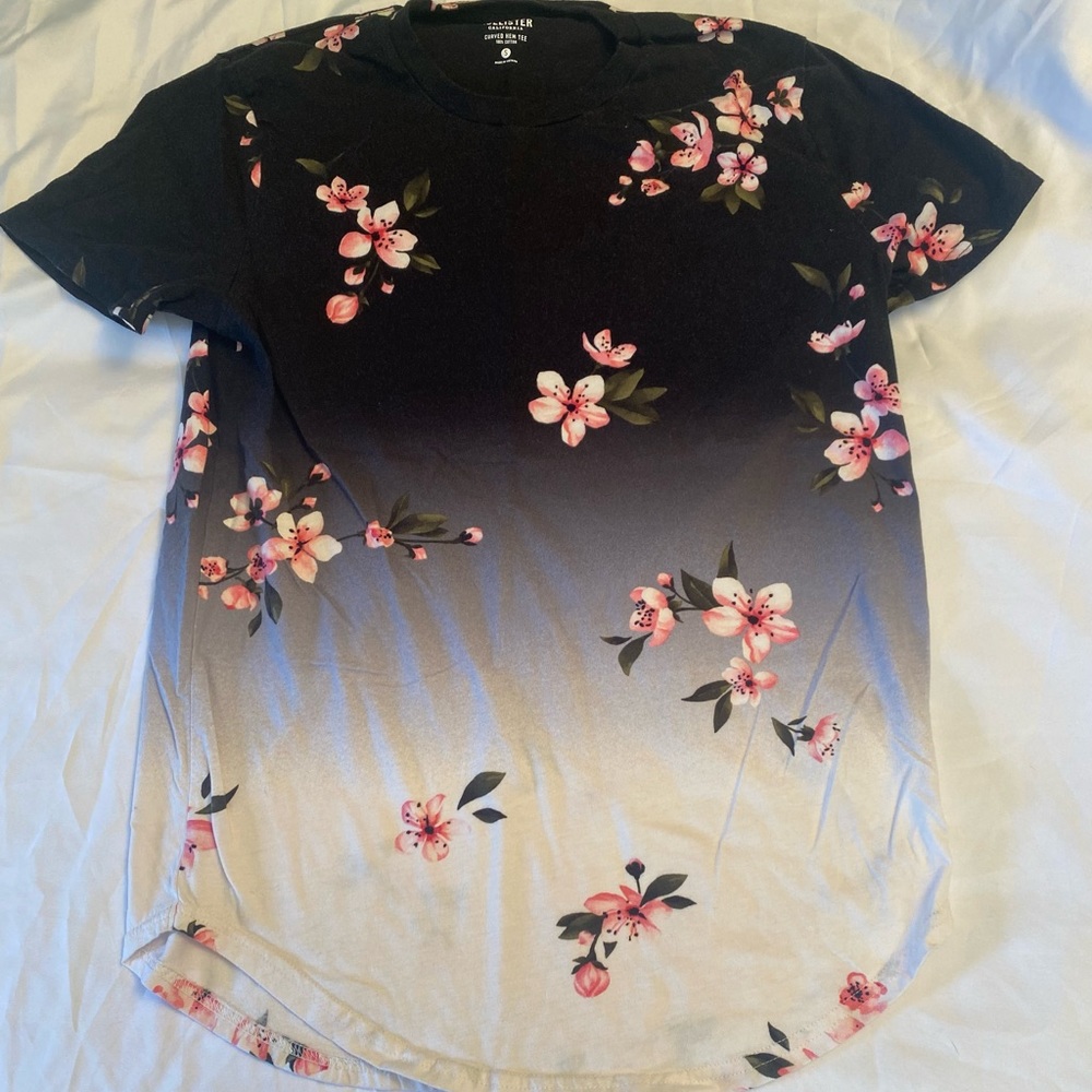 WOMANS HOLLISTER T-SHIRT SIZE S